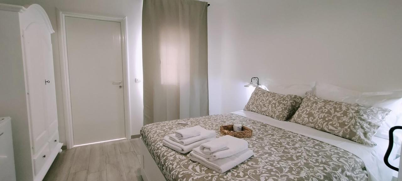 Agriturismo "Terra D'Ulivi" Порто Чезарео Екстериор снимка