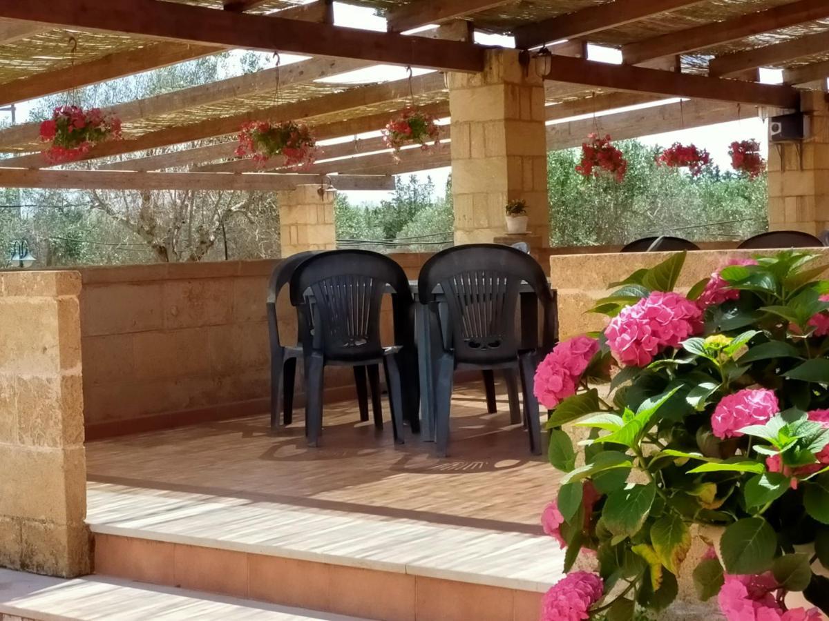 Agriturismo "Terra D'Ulivi" Порто Чезарео Екстериор снимка