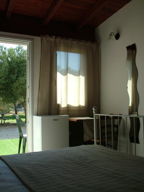 Agriturismo "Terra D'Ulivi" Порто Чезарео Стая снимка
