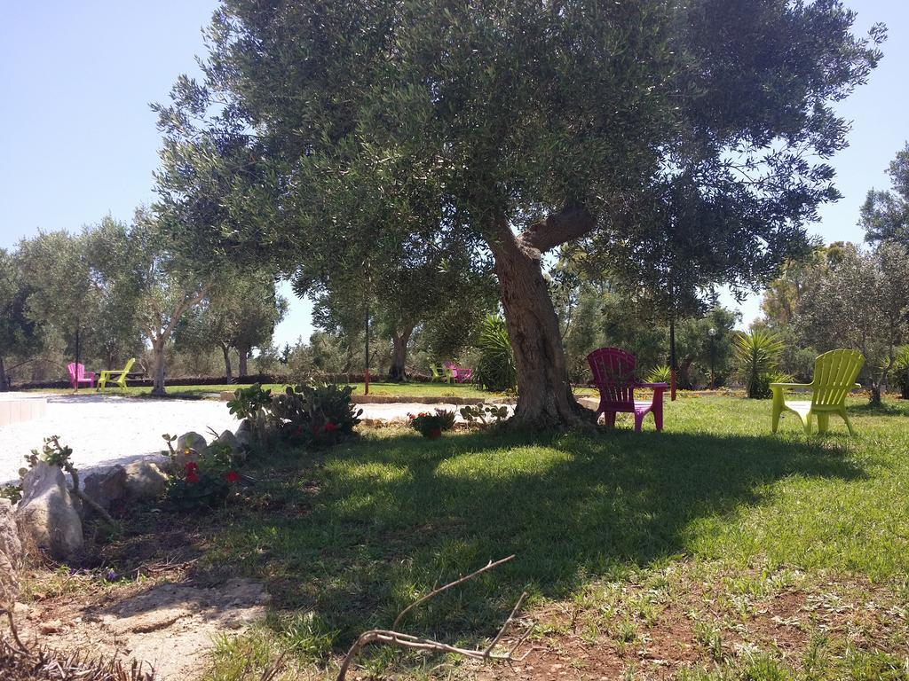 Agriturismo "Terra D'Ulivi" Порто Чезарео Екстериор снимка