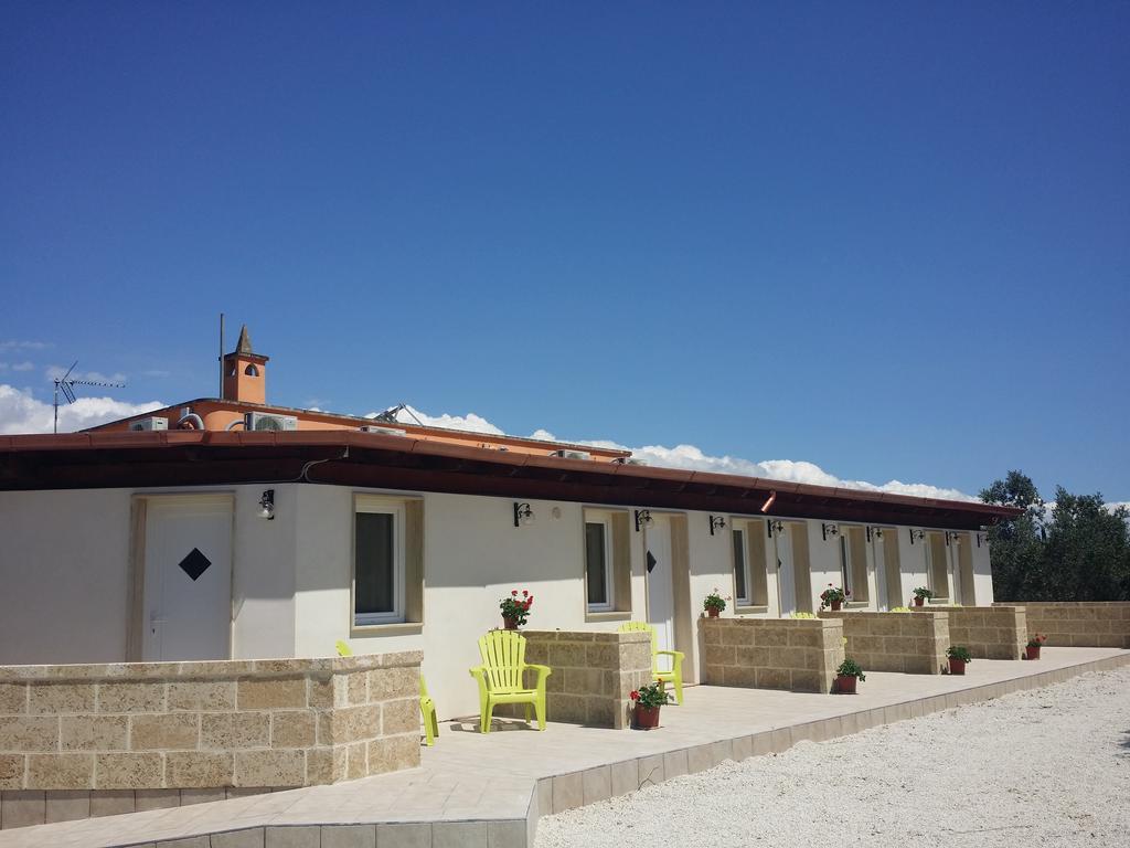 Agriturismo "Terra D'Ulivi" Порто Чезарео Екстериор снимка