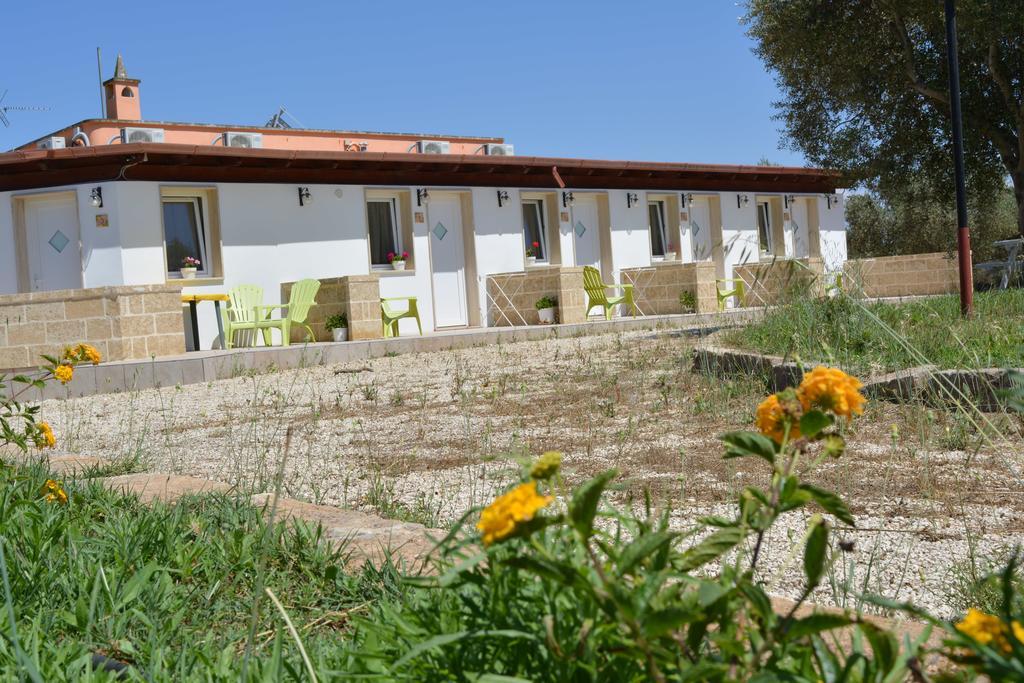 Agriturismo "Terra D'Ulivi" Порто Чезарео Екстериор снимка