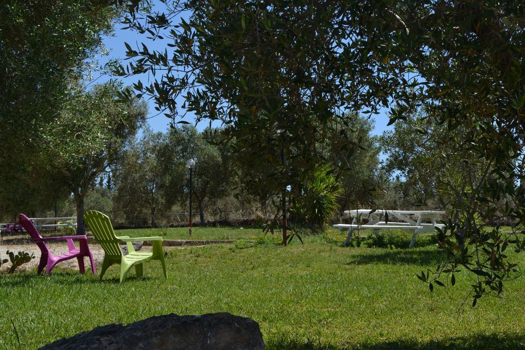 Agriturismo "Terra D'Ulivi" Порто Чезарео Екстериор снимка