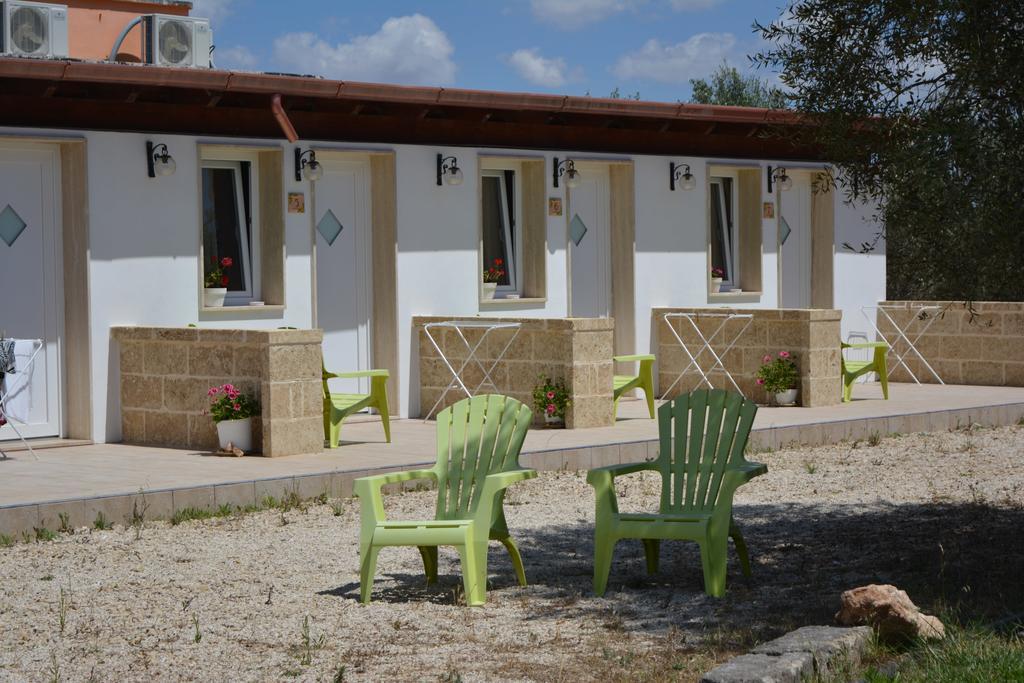 Agriturismo "Terra D'Ulivi" Порто Чезарео Екстериор снимка