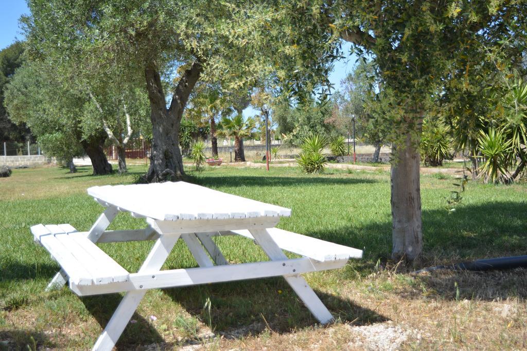Agriturismo "Terra D'Ulivi" Порто Чезарео Екстериор снимка