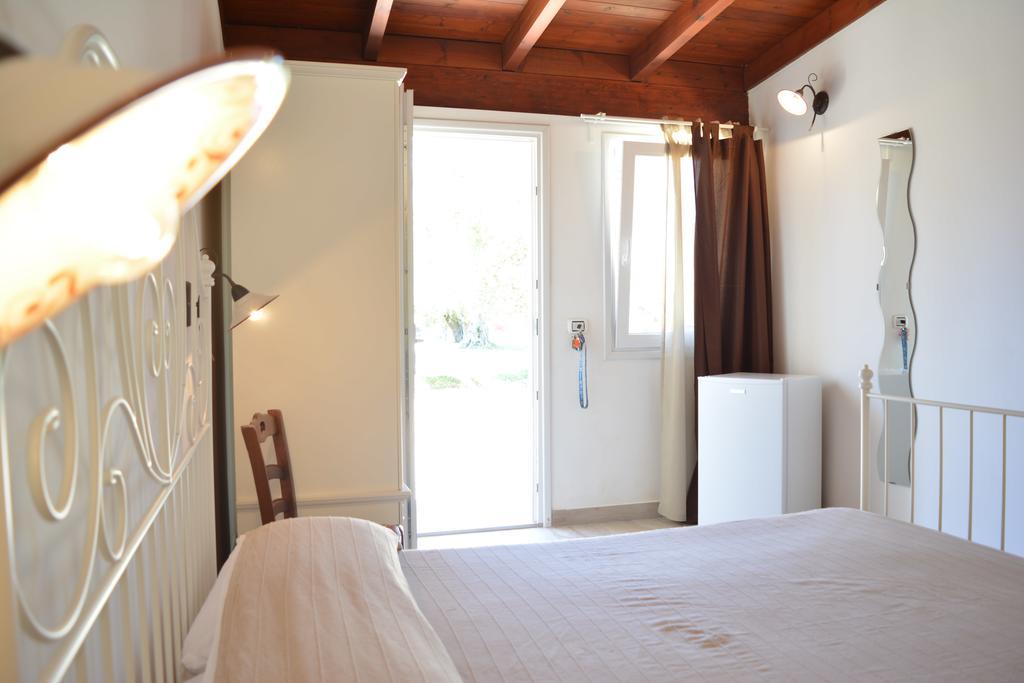 Agriturismo "Terra D'Ulivi" Порто Чезарео Екстериор снимка